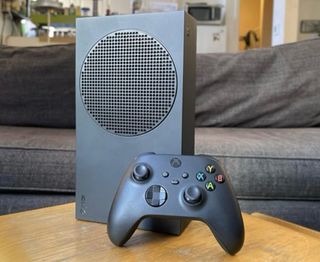 Xbox Series S 1TB + 2 mandos + Batería