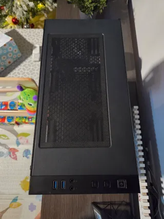 Caja PC Gigabyte Transparente