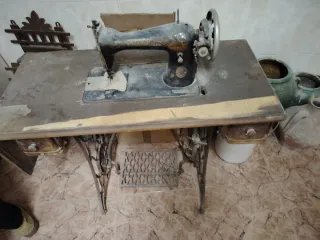 Máquina de coser Singer antigua