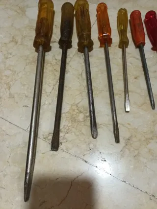 Lote 13 destornilladores. 9€ los 13.