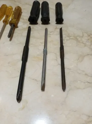 Lote 13 destornilladores. 9€ los 13.