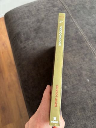 DESCONOCIDOS: Premio EDEBÉ de Literatura Juveni...