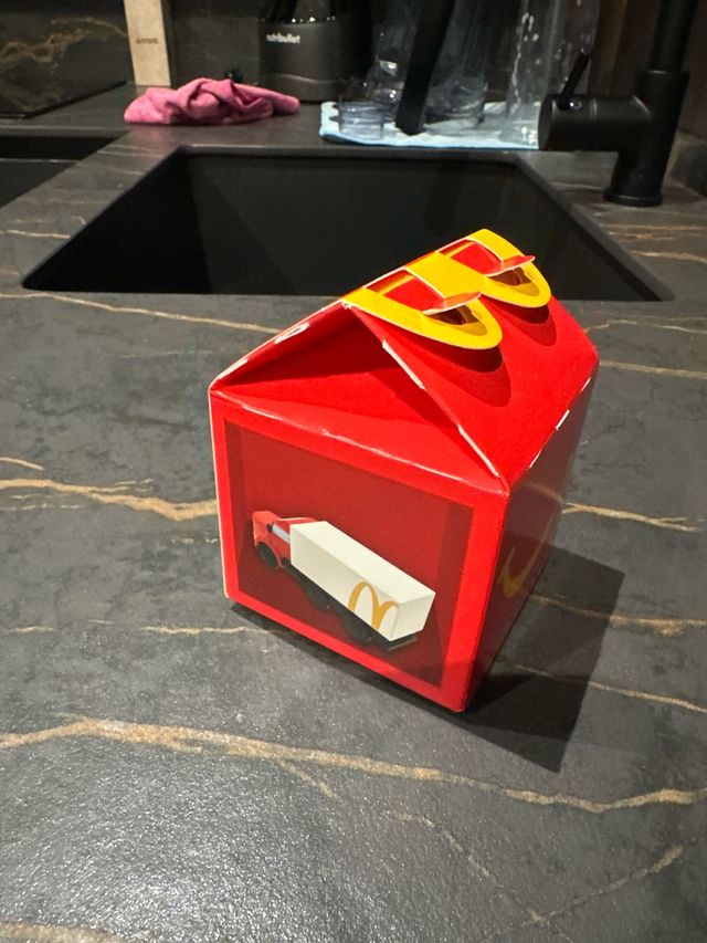 Caja Feliz McDonalds Juguete Camión