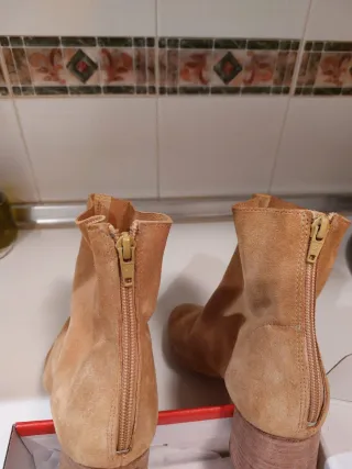 Botines serraje beige Mango Talla 40