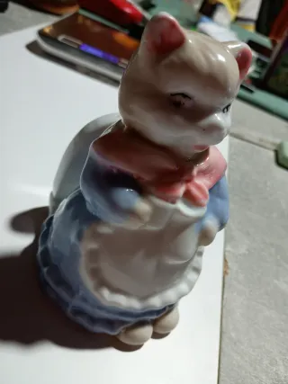 Figura Gata Porcelana Vintage Mandil