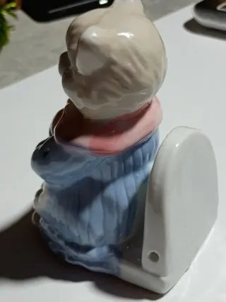 Figura Gata Porcelana Vintage Mandil