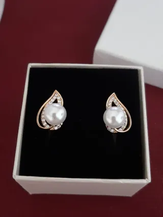 Pendientes perla blanca y circonitas gold filled