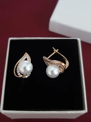 Pendientes perla blanca y circonitas gold filled