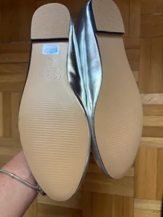 Manoletinas Sfera plateadas con lazo rosa