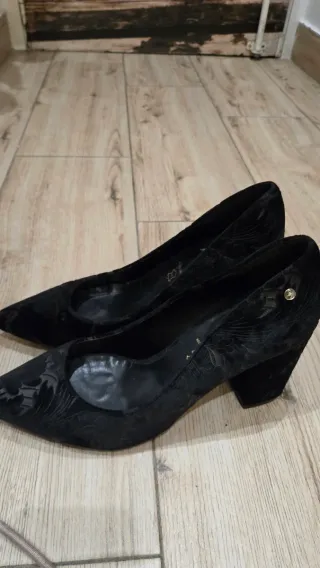 Zapatos de tacón negros