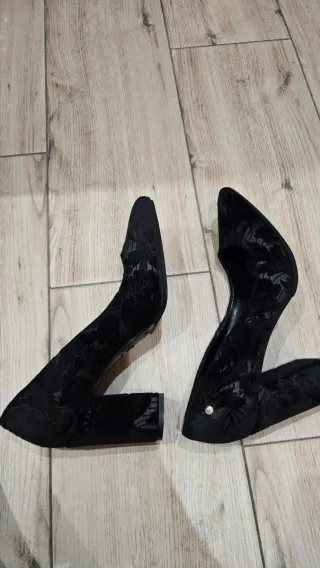 Zapatos de tacón negros