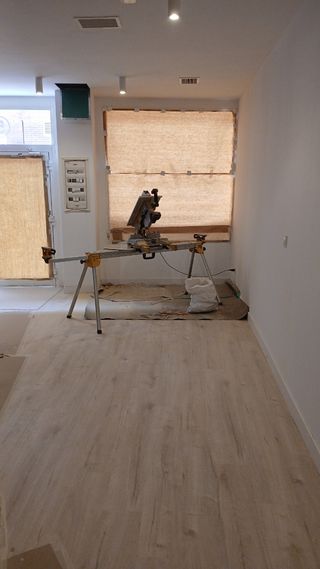 Montador suelo vinílico, tarima flotante