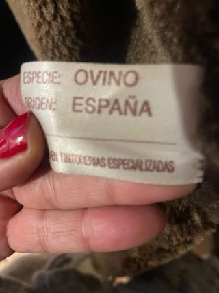 Parka larga piel mutón con capucha. Piel int./ext.