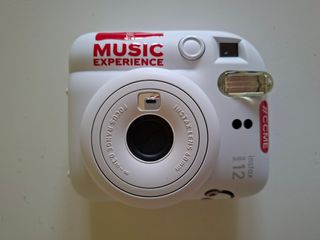 Cámara Fujifilm Instax Mini 12 Blanca Nueva