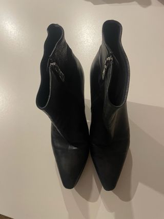 Botines Prada Piel Negra