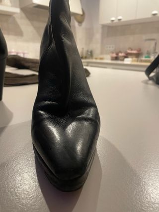 Botines Prada Piel Negra