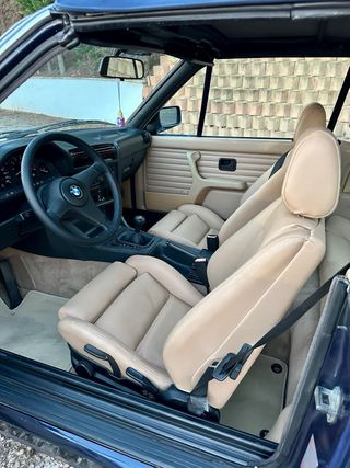 BMW e30 cabrio
