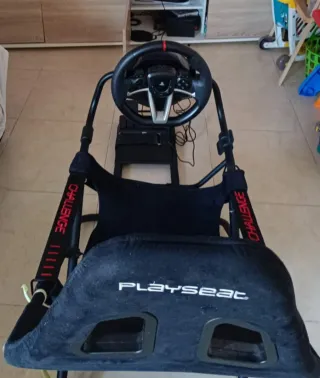 Playseat con volante e pedali