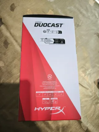 Micrófono HyperX DuoCast RGB para streaming