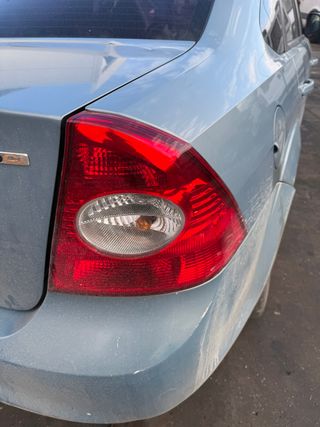PILOTO TRASERO DERECHO FORD FOCUS II SEDÁN 2.0