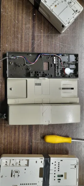 3 citofoni Urmet 1130/16