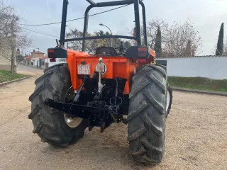 Tractor Kubota M7950dt con pala