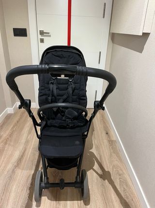 Silla de paseo Cybex Eezy Twist Negra