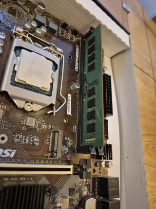 Placa Base MSI B365M PRO-VH + i3 8100 añado RAM