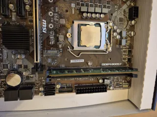 Placa Base MSI B365M PRO-VH + i3 8100 añado RAM