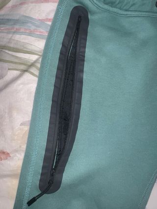 Pantalón Nike Tech Verde