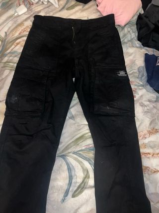 Zara Cargo Pantalones Negros