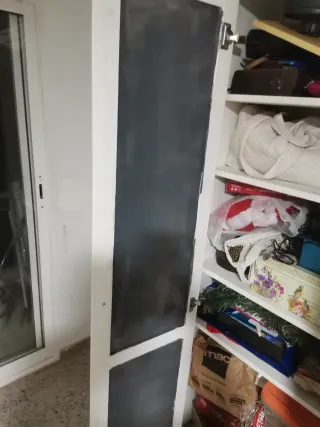 Vitrina de madera y cristal