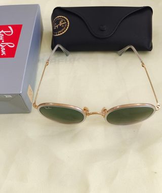 Gafas de Sol Ray-Ban Estuche Negro y Caja Gris