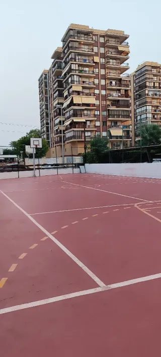 APARTAMENTO A 100 m DE LA PLAYA. TODO EL AÑO.