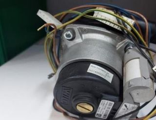 BOMBA RECIRCULADORA DE AGUA CALDERA "COMPROBADA"