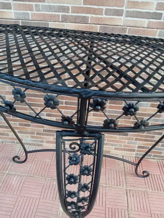 Mesa auxiliar de metal negra