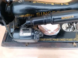 Máquina de coser Singer portátil con motor