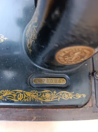 Máquina de coser Singer portátil con motor