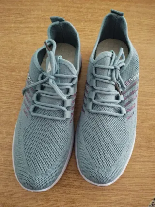 Deportivas Teal y Morado