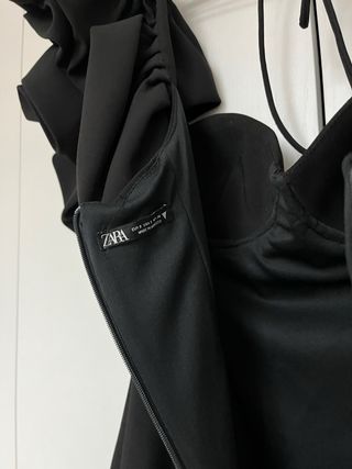 Vestido negro destellos plateados Zara