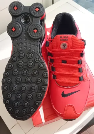 NIKE SHOX