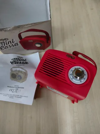 Mini cassa bluetooth vintage MNO rossa