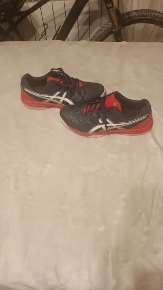 Asics Talla 46 Gris y Rojo
