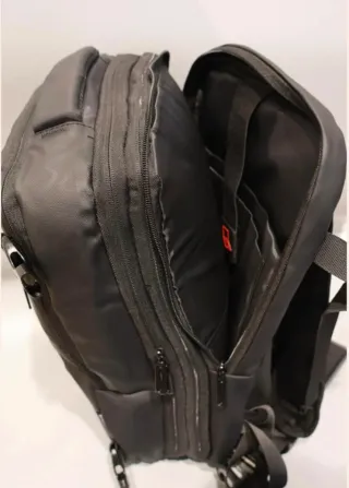 Mochila de equipaje de mano negra