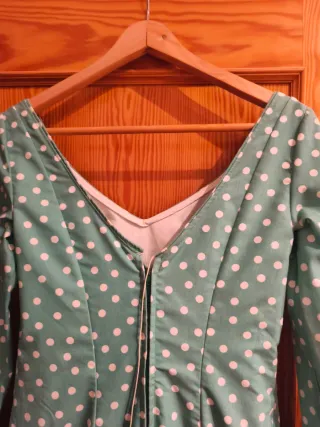 Traje de flamenca verde agua con lunares blancos