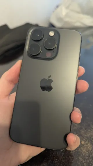 iPhone 15 Pro + funda