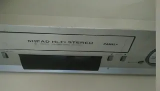 Reproductor VHS Sanyo 6-Head Hi-Fi Stereo