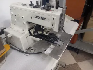 Máquina de Botones Brother