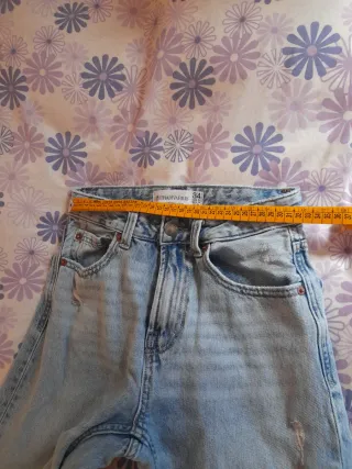 Pantalón vaquero Stradivarius Talla 34