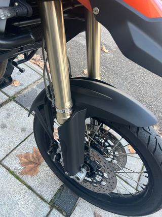 BMW F800GS con maletas